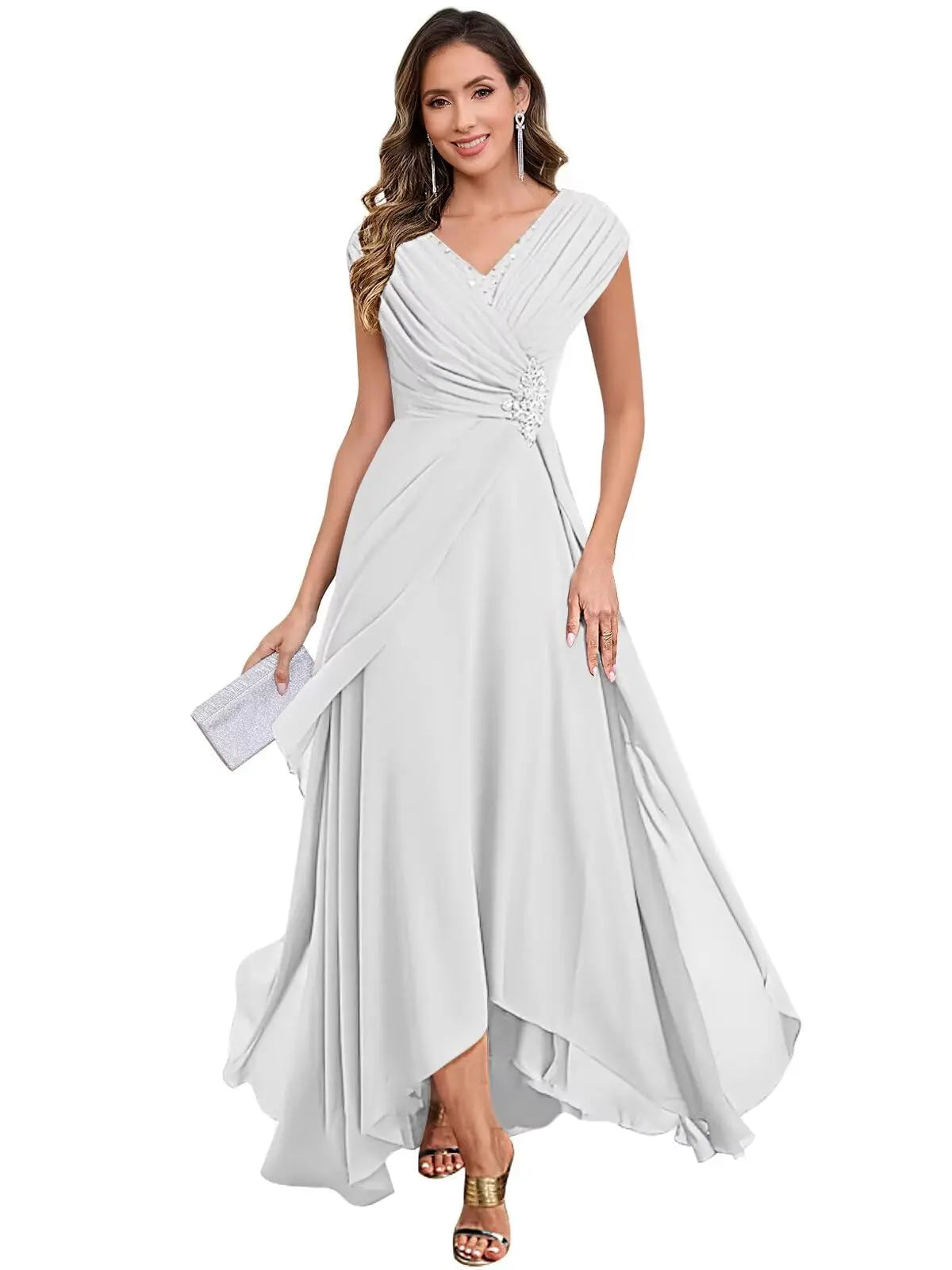 Vestido Maxi de Chifón con Escote en V, Pliegues Cruzados y Cintura de Pedrería - Sara Loza
