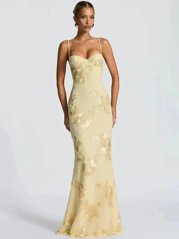 Renata | Vestido Sirena Bordado Floral con Escote Corazón