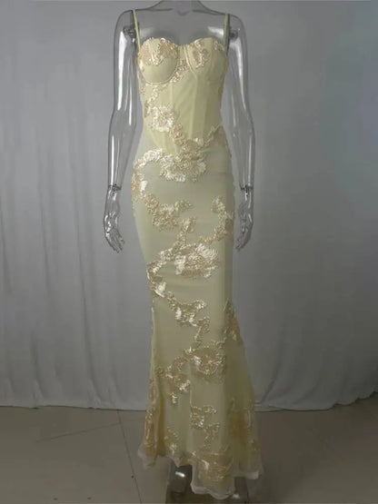 Renata | Vestido Sirena Bordado Floral con Escote Corazón