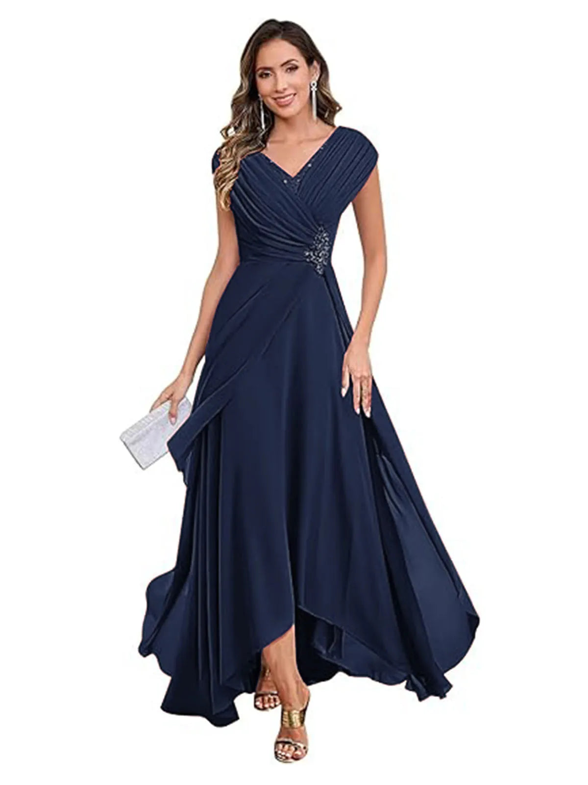 Vestito lungo in chiffon con scollo a V, pieghe incrociate e vita con perline