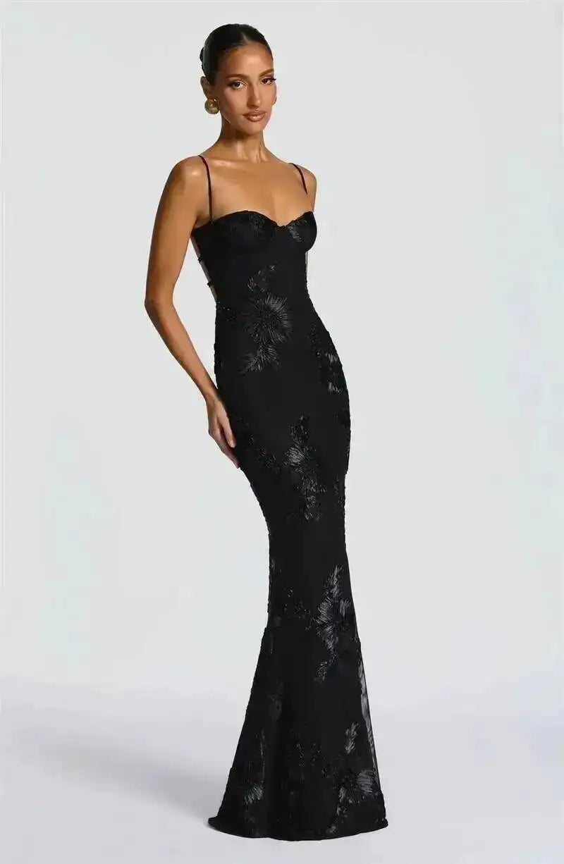 Renata | Vestido Sirena Bordado Floral con Escote Corazón
