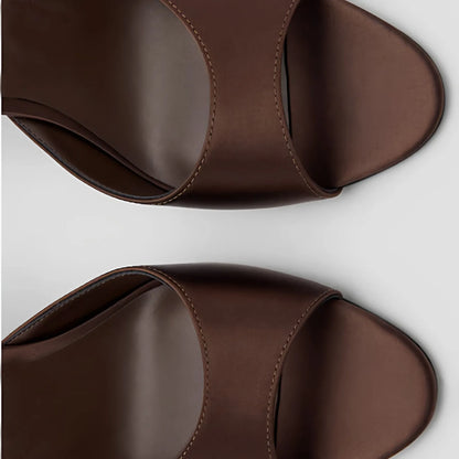 Sandalias Mule de Tacón Fino en Satén