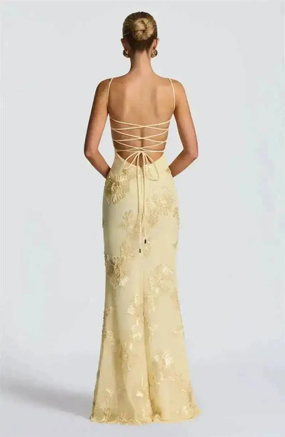 Renata | Vestido Sirena Bordado Floral con Escote Corazón