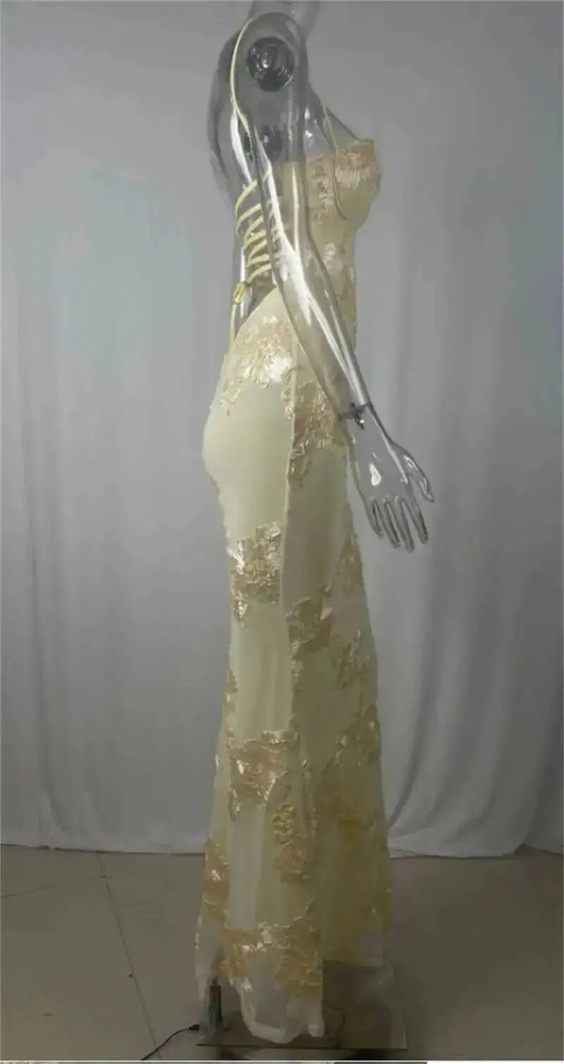 Renata | Vestido Sirena Bordado Floral con Escote Corazón