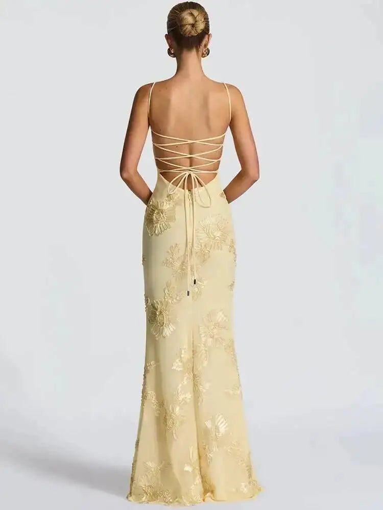 Renata | Vestido Sirena Bordado Floral con Escote Corazón