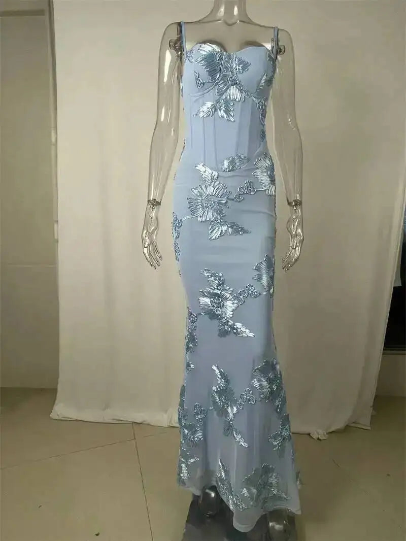 Renata | Vestido Sirena Bordado Floral con Escote Corazón