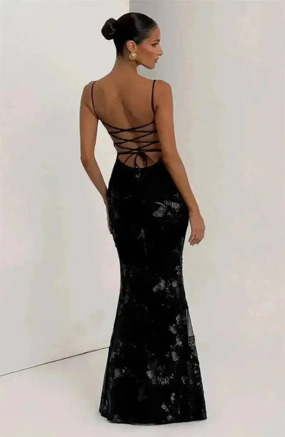 Renata | Vestido Sirena Bordado Floral con Escote Corazón