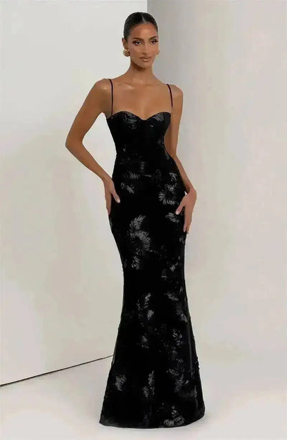 Renata | Vestido Sirena Bordado Floral con Escote Corazón