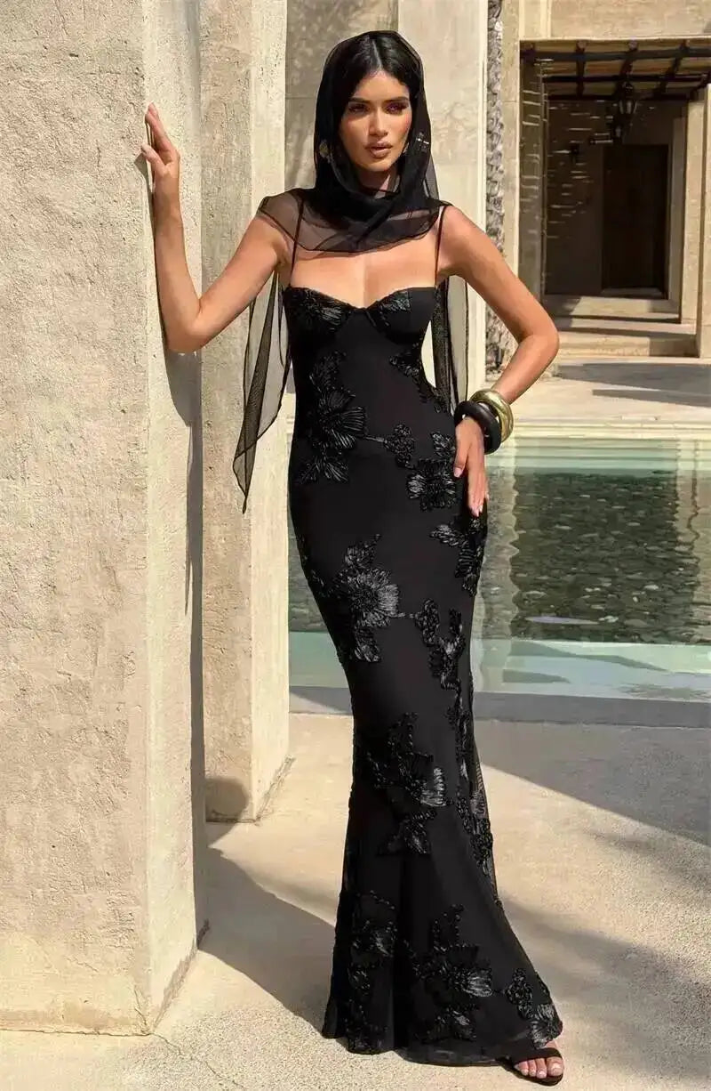 Renata | Vestido Sirena Bordado Floral con Escote Corazón