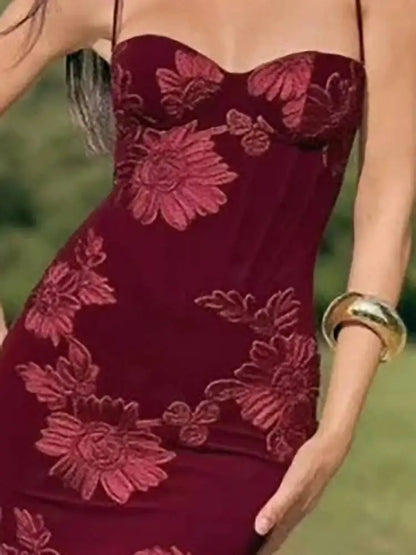 Renata | Vestido Sirena Bordado Floral con Escote Corazón