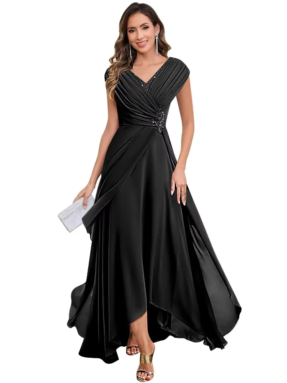 Vestito lungo in chiffon con scollo a V, pieghe incrociate e vita con perline