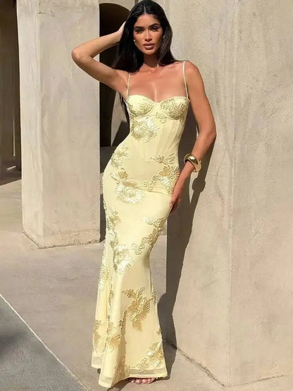 Renata | Vestido Sirena Bordado Floral con Escote Corazón