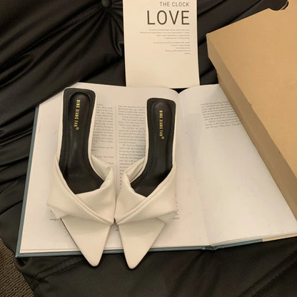 Diseñador mujer Med tacones finos mulas zapatillas Casual punta cuadrada Pantofle bajo cruzado alto lujo nuevas zapatillas de mezclilla