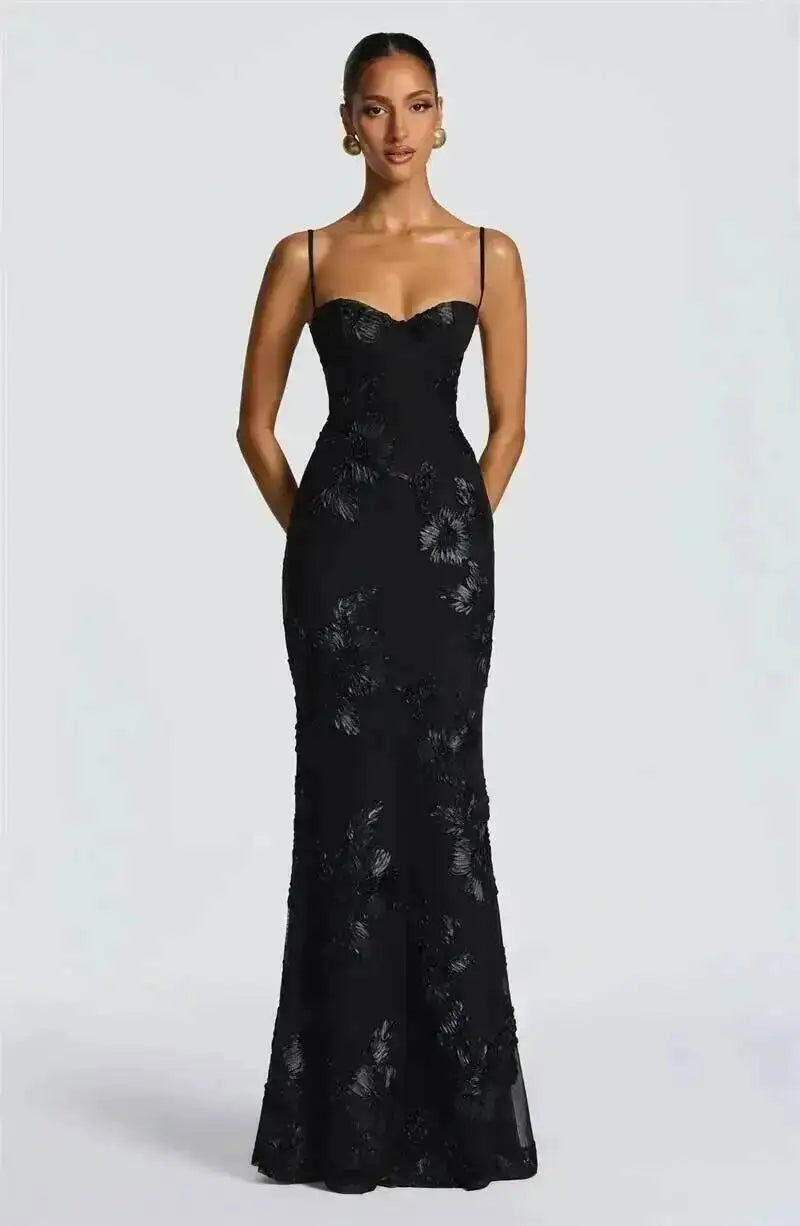 Renata | Vestido Sirena Bordado Floral con Escote Corazón