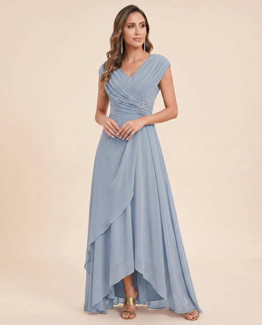 Vestido Maxi de Chifón con Escote en V, Pliegues Cruzados y Cintura de Pedrería
