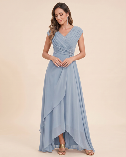 Vestito lungo in chiffon con scollo a V, pieghe incrociate e vita con perline