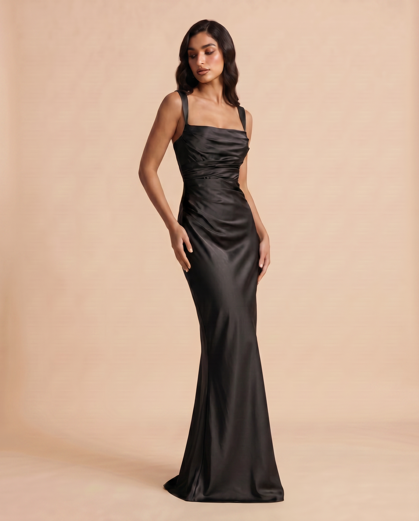 Vestido Maxi Satén con Escote Halter y Espalda Descubierta