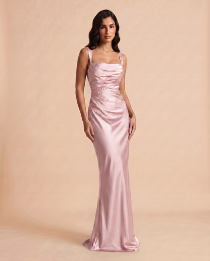 Vestido Maxi Satén con Escote Halter y Espalda Descubierta