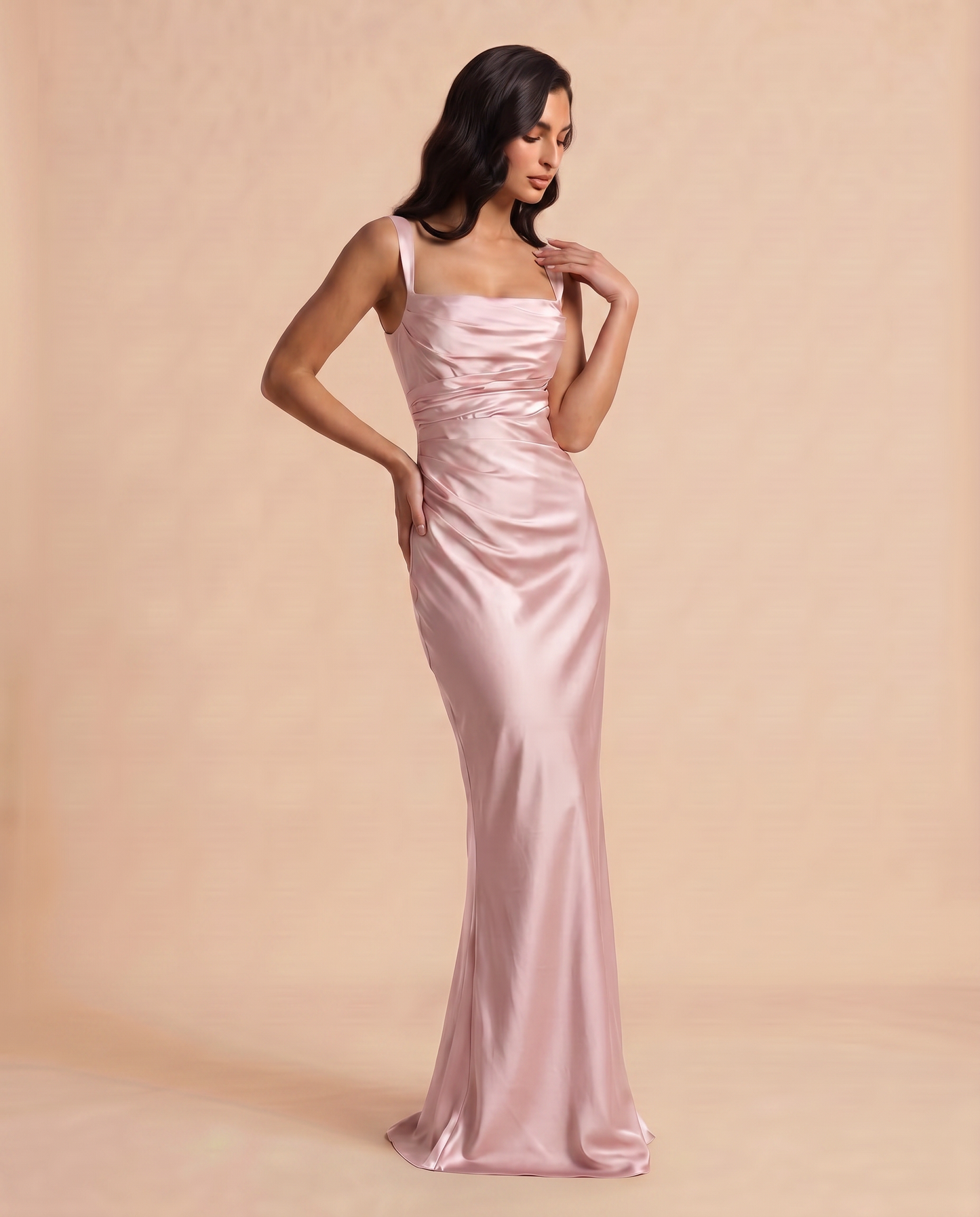 Vestido Maxi Satén con Escote Halter y Espalda Descubierta