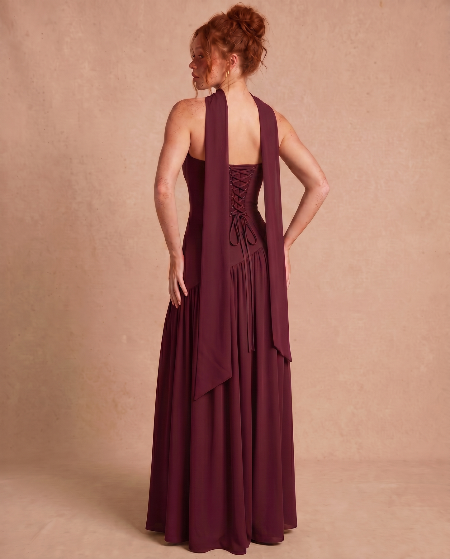 Vestido Maxi con Escote Bandeau y Fular en el Cuello