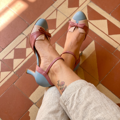 Zapatos de Tacón con Lazo y Combinación de Colores