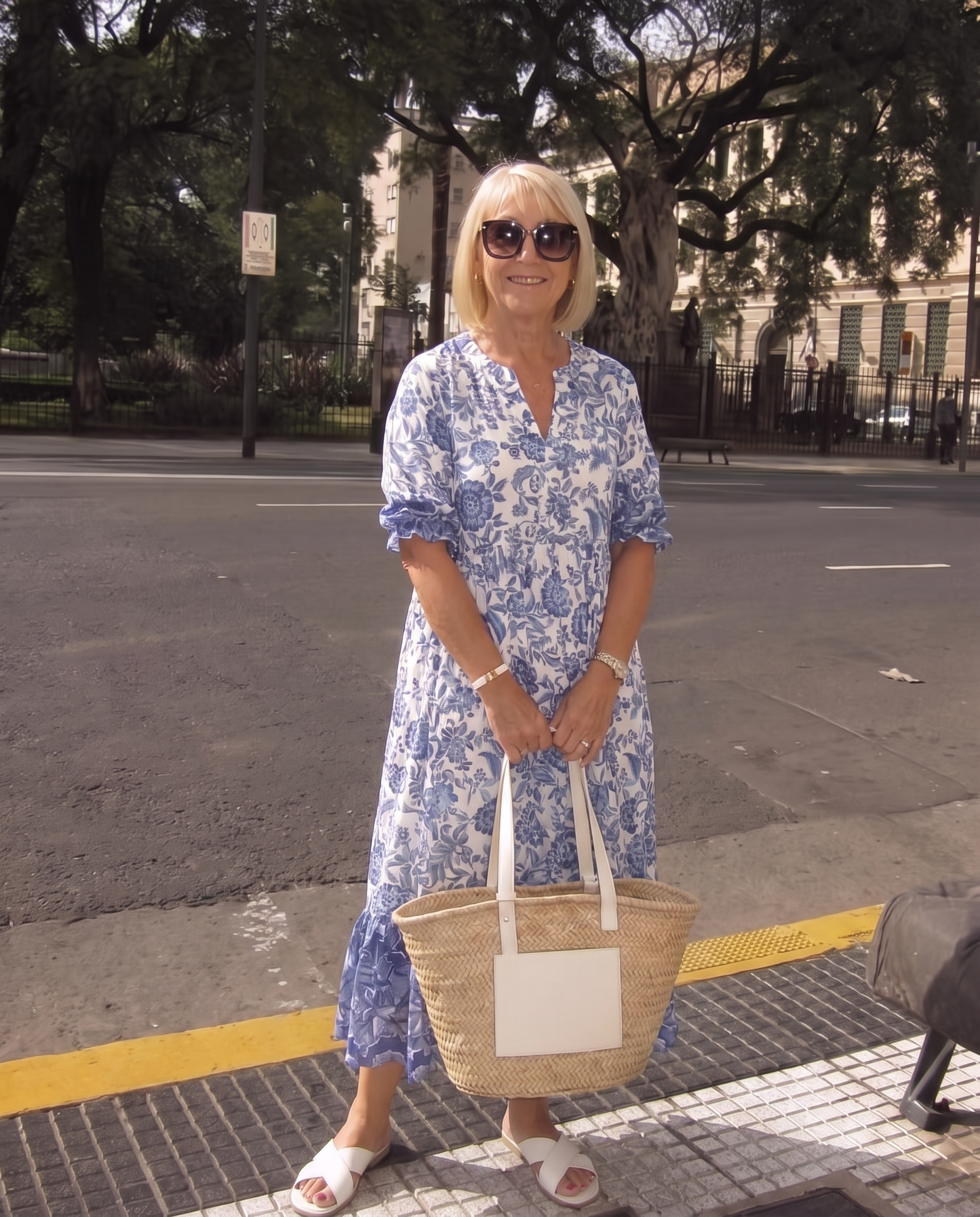 Pilar | Vestido Midi Floral con Escote en V